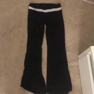 Lululemon pants groove.